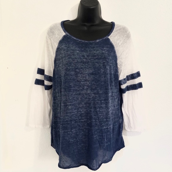 Hollister Tops - Hollister baseball top size L